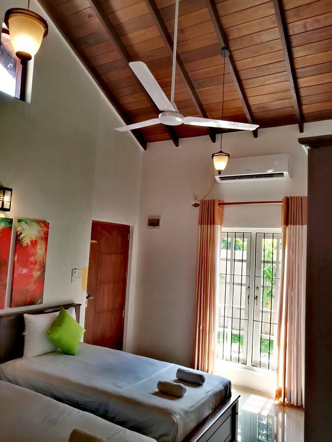 Villa A50 Negombo Esterno foto