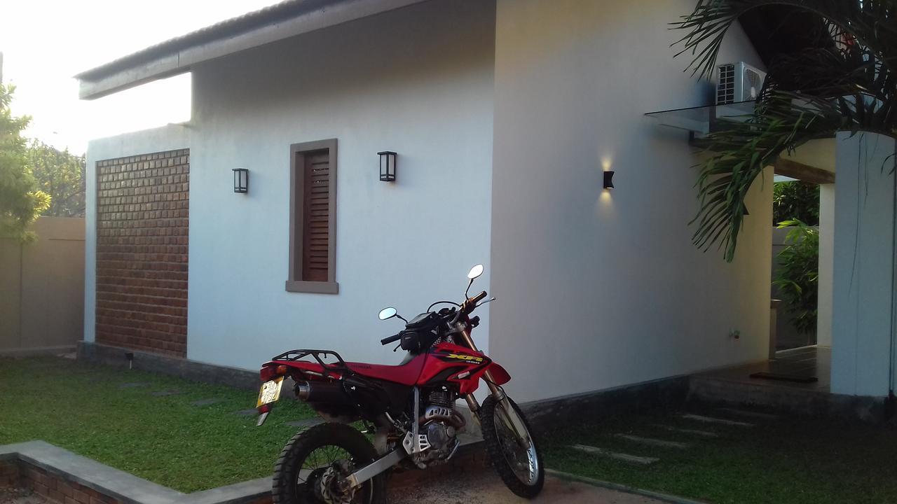 Villa A50 Negombo Esterno foto