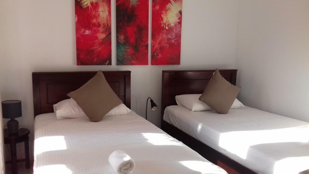 Villa A50 Negombo Esterno foto